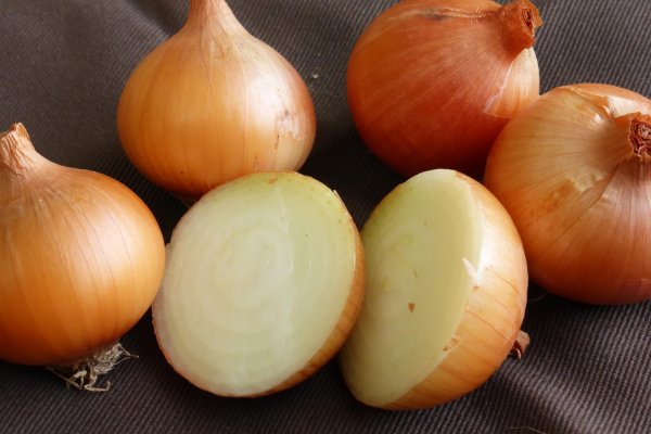 Mega market onion